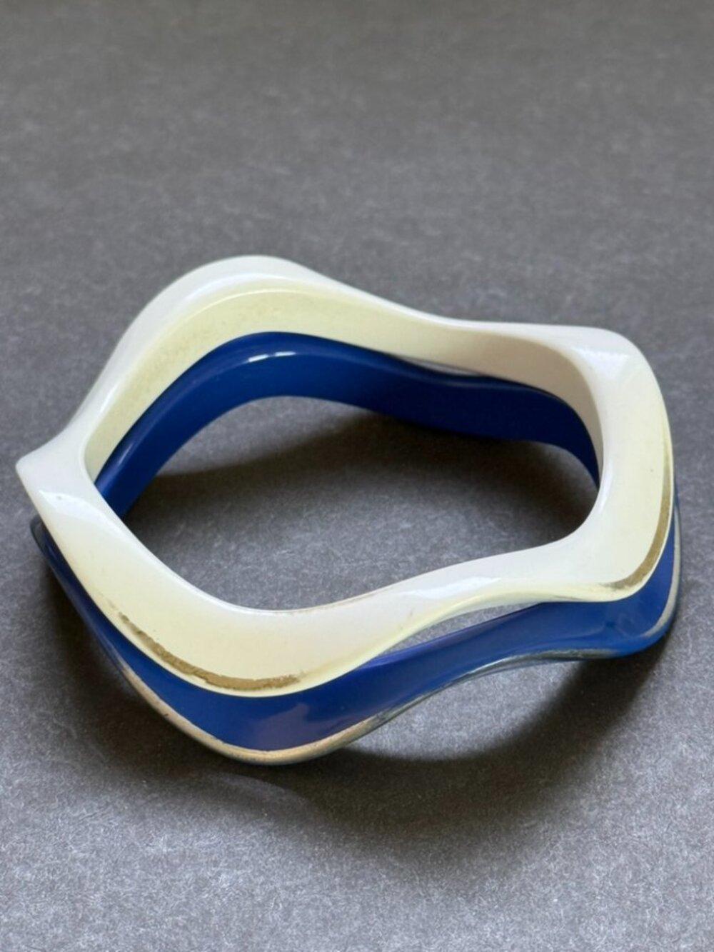 Set of TWO VINTAGE Wavy Plastic Bangle Bracelets MCM Retro Collectible (7.75)